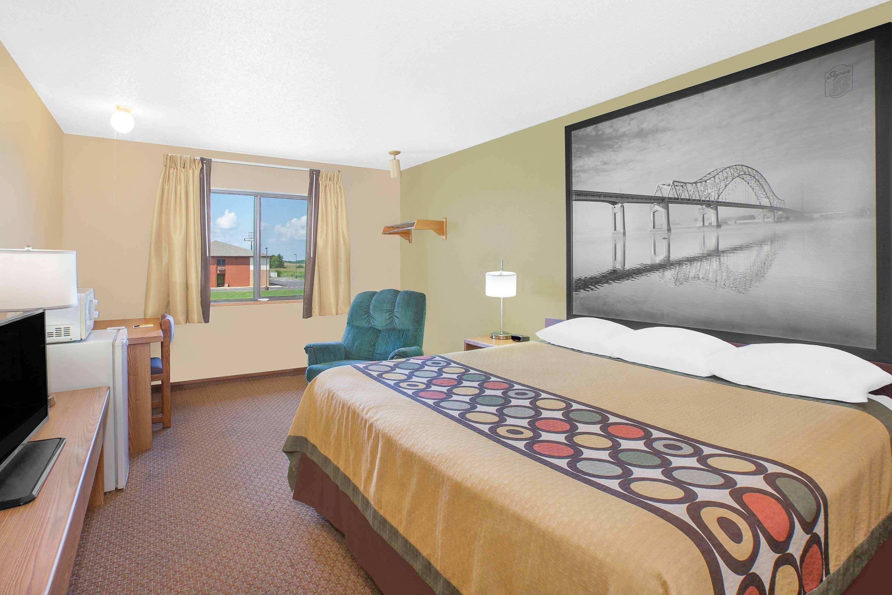 Super 8 By Wyndham Mt Pleasant Motel Mount Pleasant Eksteriør billede